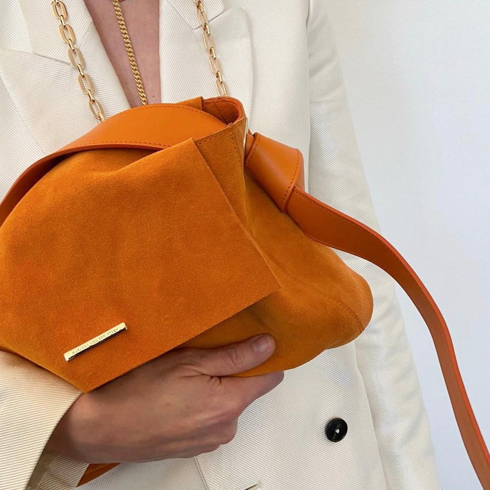 KAREN KNOT ORANGE RESINA SUEDE PRE-ORDER