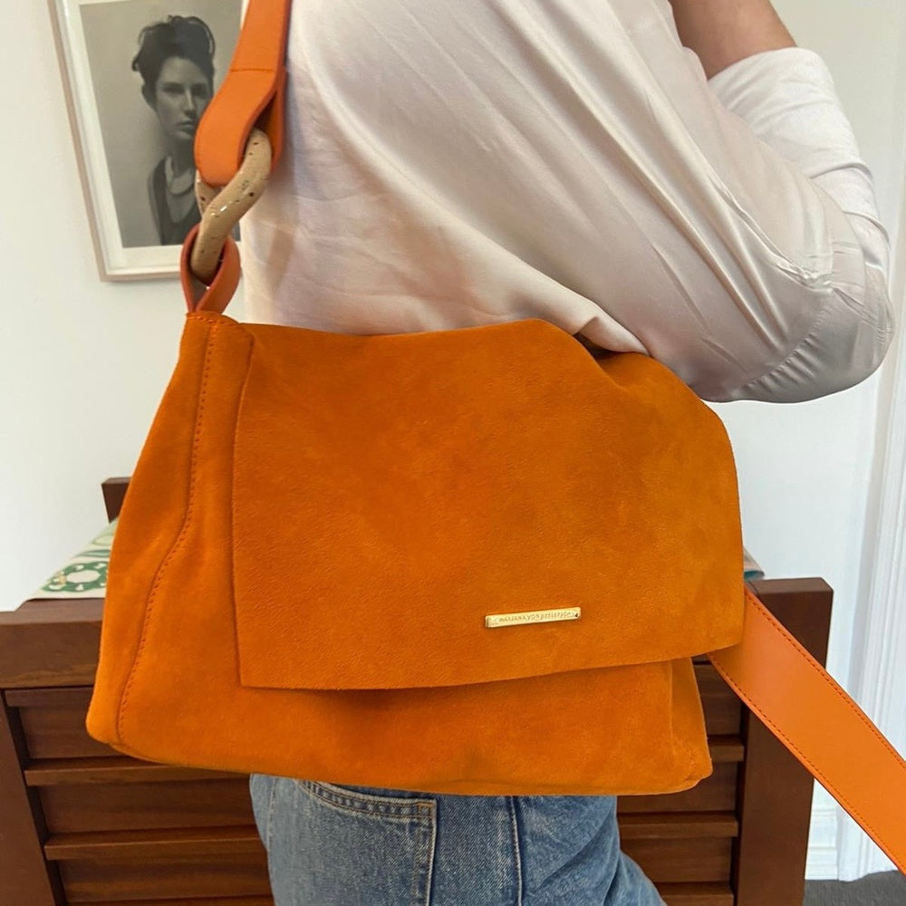 KAREN KNOT ORANGE RESINA SUEDE PRE-ORDER